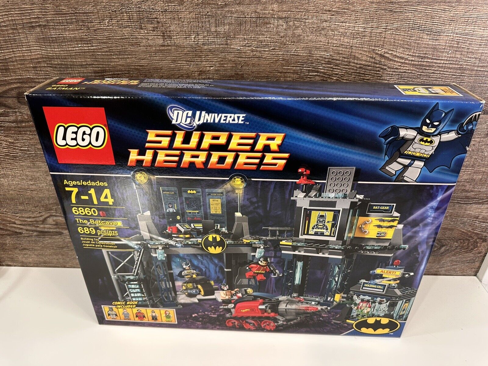 LEGO Set 6860-1 The Batcave (2012 Super Heroes DC > Batman)