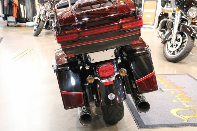 2013 Harley-Davidson CVO Ultra Classic Electra Glide in Street, Cruisers & Choppers in City of Halifax - Image 4