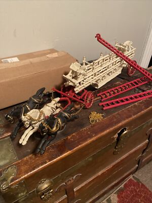 Heavy Cast Iron Horse Drawn Fire Ladder Truck 3 Horses,3 Ladders No Men