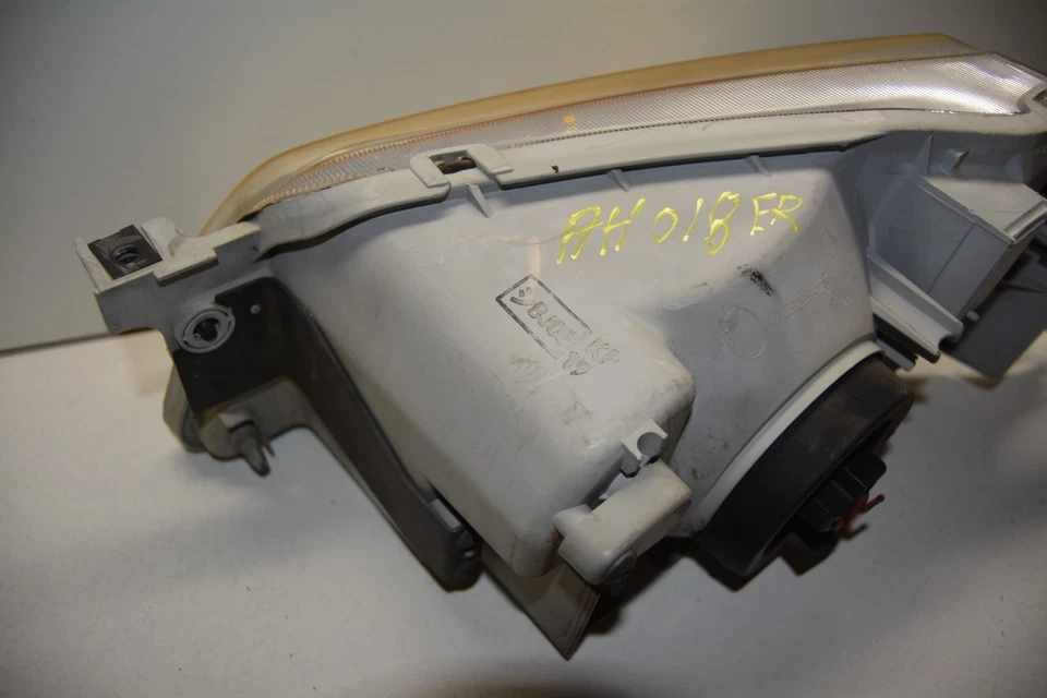 1999 - 2000 年 MAZDA PROTEGE 前右侧前灯前灯原始设备制造商,114-59996 — 第 3/4 张图片