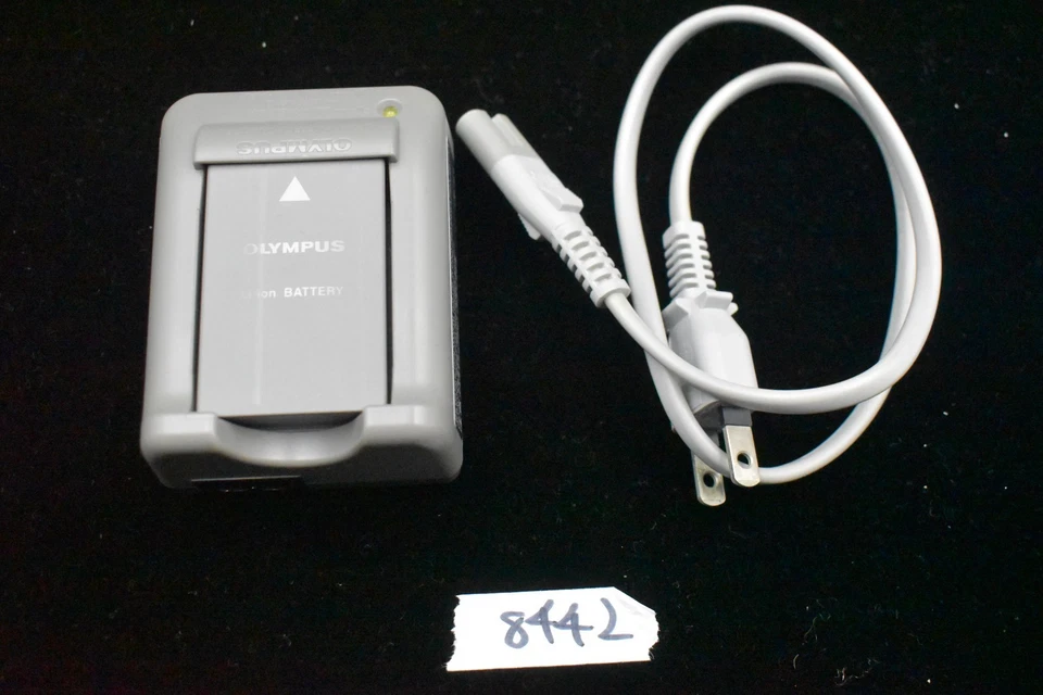 LEGGI! Olympus OM-D E-M10 16,1 megapixel fotocamera reflex digitale argento... - Immagine 4 di 4