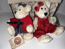 Boyd  s Bears And Friends Set Of 2 White Bears In Red 8  Each Retired