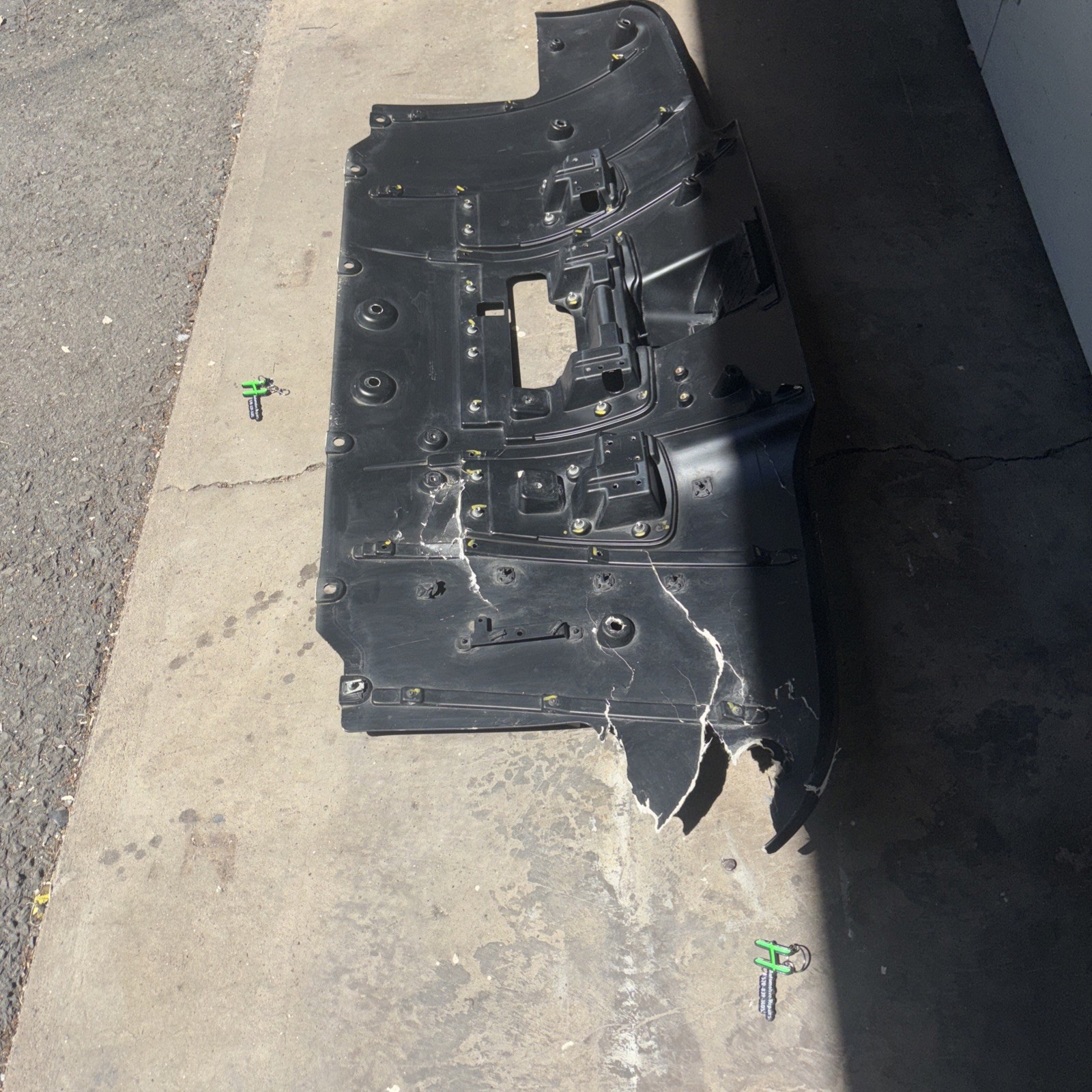 ✅ OEM Ferrari 488 GTB Rear Lower Diffuser Valance – Used & Damaged, Repairable 