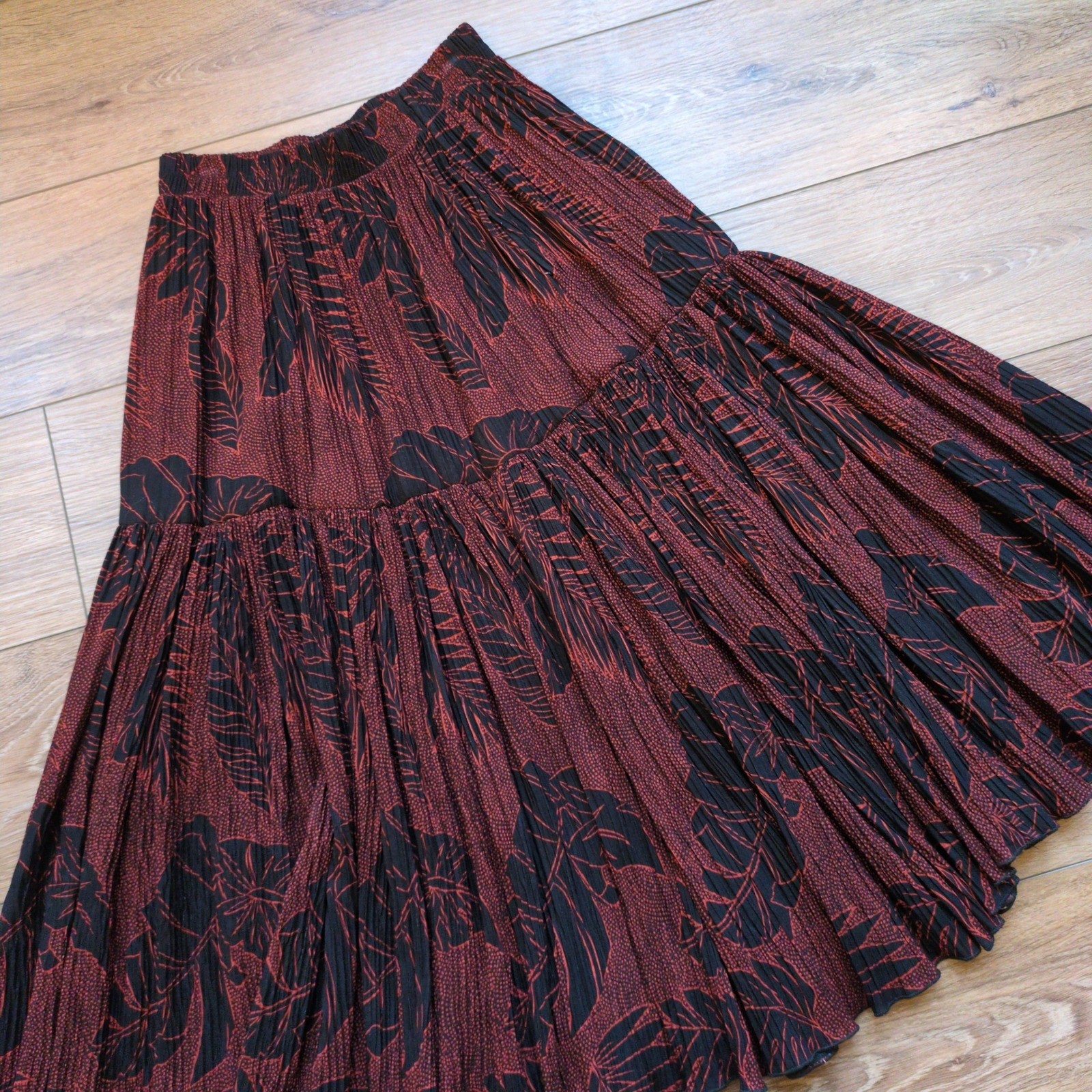 Vtg Y2K 90s Saks Fifth Avenue Tiered Maxi Skirt Red Black Tropical Crinkle S