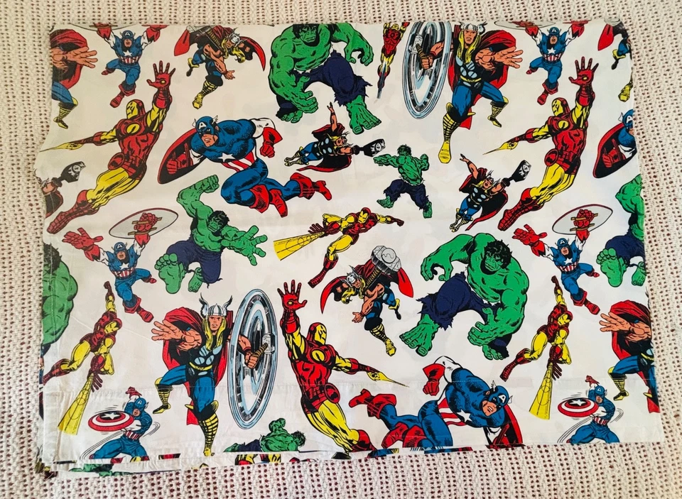 Super-heróis de algodão Pottery Barn Kids Marvel Comic Avengers tamanho duplo lençol liso - Imagem 4 de 4