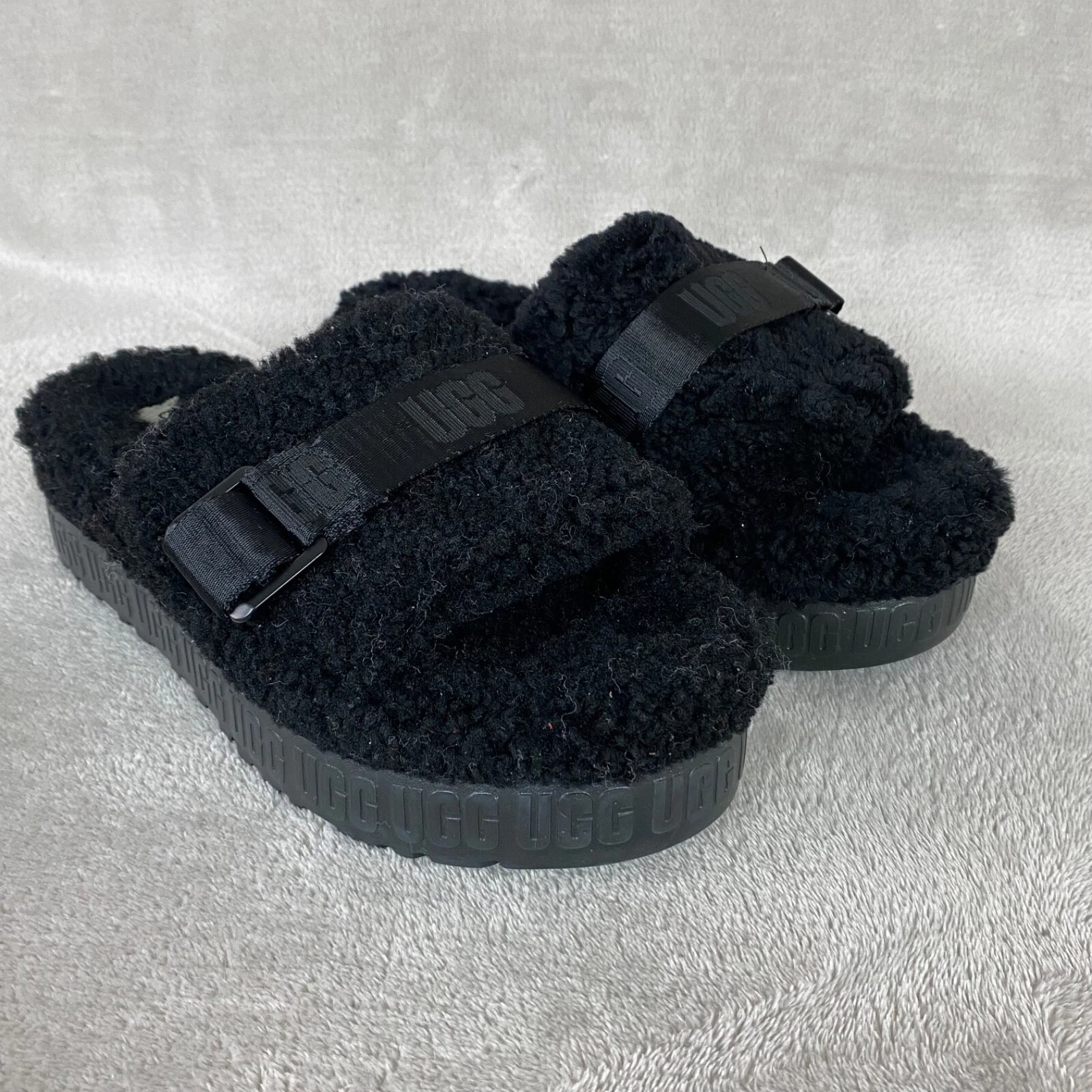 UGG Fluffita Flatform donna slide slipper 9 nero pelle di pecora plateau sandalo