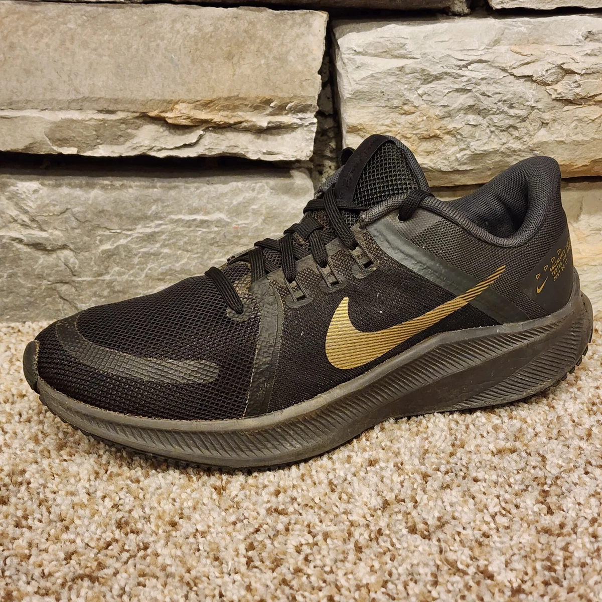 Nike Quest 4 Running Shoes Black Gold DA1105 010 Mens 7 Womens