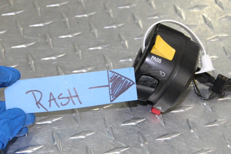 2006 SUZUKI GSXR750 LEFT CLIP ON HANDLE HORN SIGNALS SWITCH SWITCHES RASH - Image 3 of 4