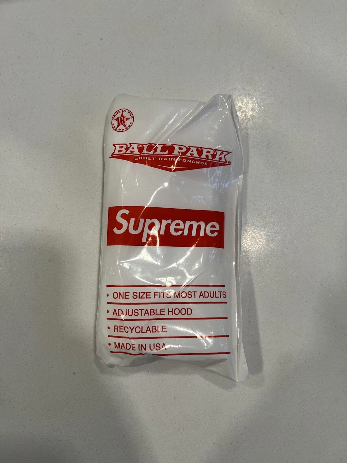 Poncho Supreme Box logo Ball Park    SS20    Capotte réglable   Neuf jamais ouvert