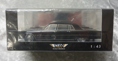 NEO SCALE MODELS - 1:43 - CADILLAC FLEETWOOD SEVENTY-FIVE - SCHWARZ - UNGEÖFFNET