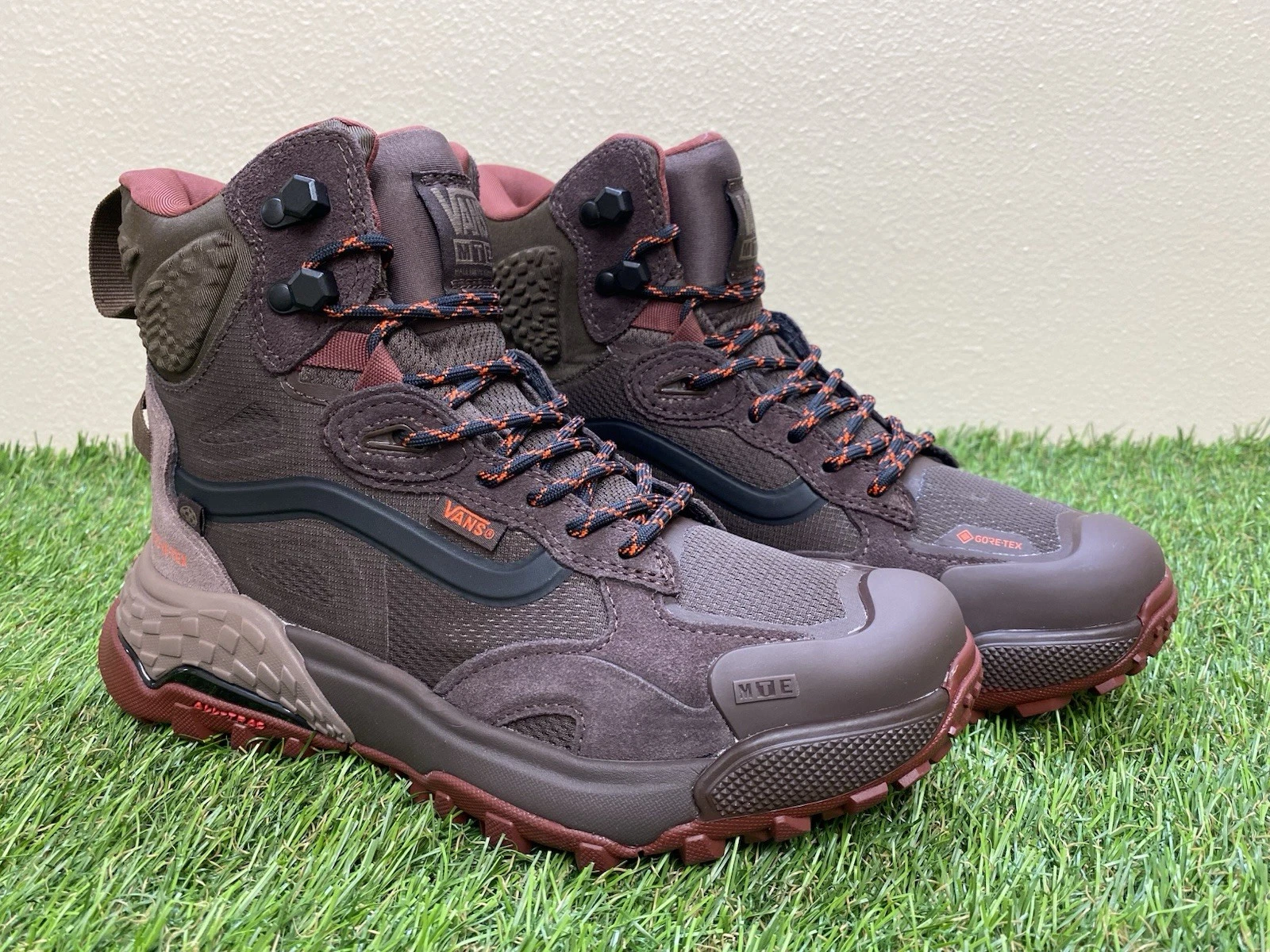 VANS Crestline GTX GORE-TEX MTE Red Bitter Chocolate Brown Boots Men's Size 7.5