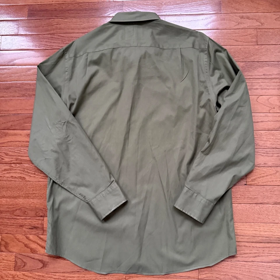 Camisa para hombre Charles Tyrwhitt verde oliva L calce clásico abotonada manga larga Foto 2 de 4