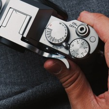 Aluminum Hot Shoe Thumb Up Grip for Fujifilm X-T50 XT50 Camera Support Handle