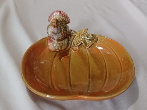 Ceramic Pumpkin Candy Dish With Sitting Turkey 6.5" X 6.5" - Picture 4 of 11