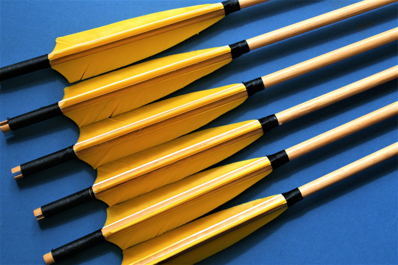 6 Traditional Wooden Arrows Yellow Feather Fletchings Metal Points