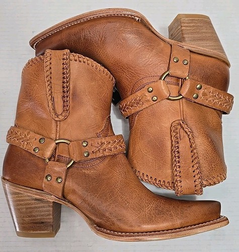 Size 9B Cleo + Wolf Womens Willow Fashion Booties Snip Toe - Picture 8 of 10