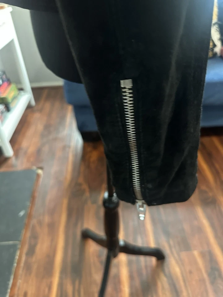 Chaqueta de moto en blanco NYC negra gamuza plateada cremallera motociclista vanguardista talla XL Foto 2 de 3