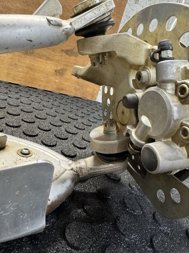 03-08 Suzuki Ltz 400 Front End A Arms Hubs Spindles - Picture 9 of 12