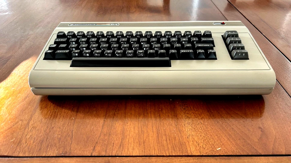 COMMODORE 64 Biscottone + accessori . ANCHE DA ESPOSIZIONE (1 MESE GARANZIA) - Immagine 4 di 4