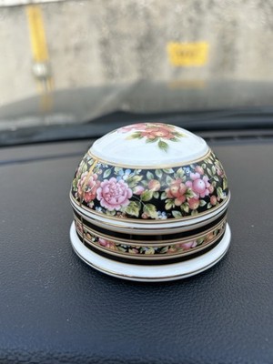 Wedgwood Clio PAPERWEIGHT