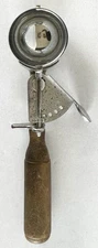 Vintage Ice Cream Scoop Hamilton Beach Model 60 Size 20 Wood Handle