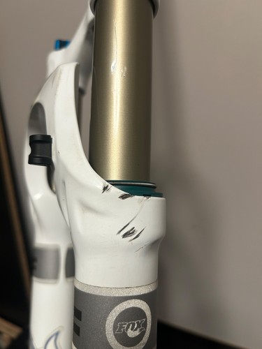 FOX 32RL 80mm 26" 1 1/8 Threadless DSC QR 9mm White - Picture 16 of 20