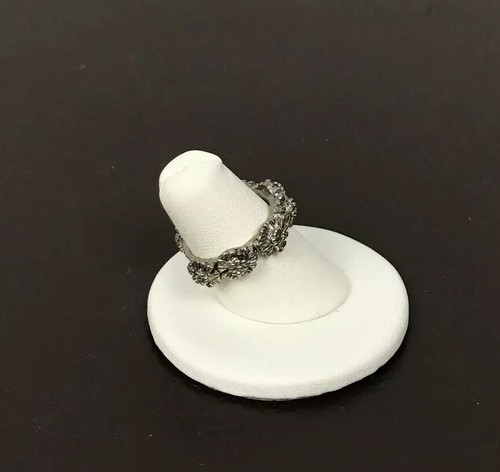Silver Floral Eternity Ring Stamped Size 7. - Picture 4 of 8