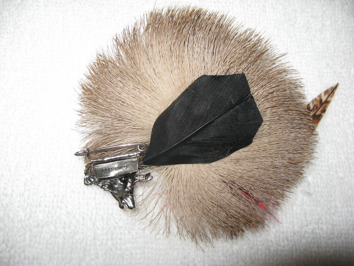 VTG FEATHER PLUME KILT PIN WITH DEER HEAD HALLMARKED ON‎ THE BACK WESTERN NAVAJO Antler Point Red Deer Kilt Pin - Celtic Aer main image 4