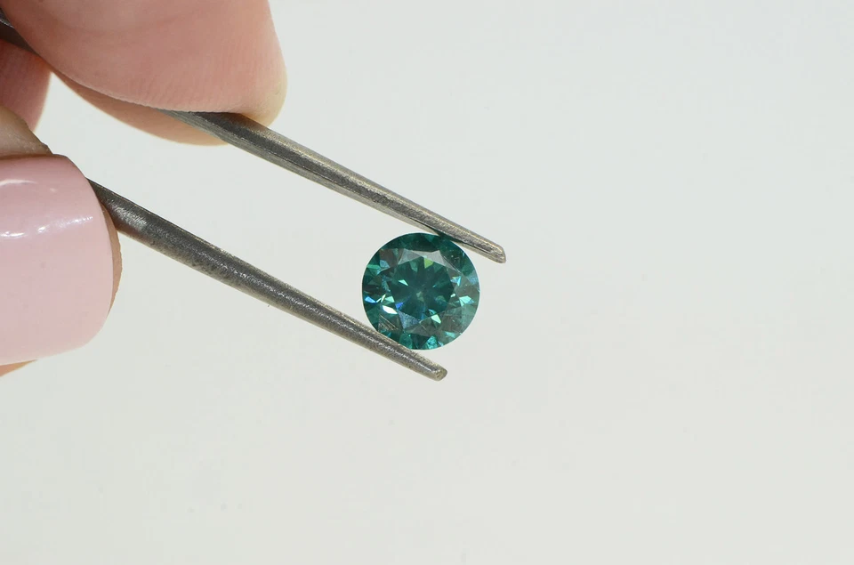 Loose Round Shape Diamond Fancy Green Color 1.08 Carat VS2 Certified Enhanced - Image 2 of 4