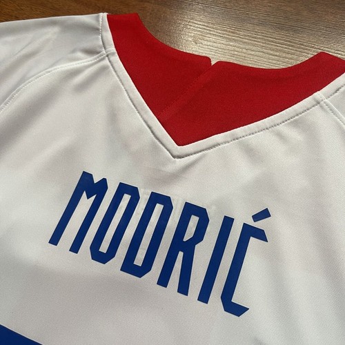 CROATIA NIKE 2020 EURO FOOTBALL HOME JERSEY #10 MODRIC SIZE “S” CD0695-100 - Picture 15 of 21
