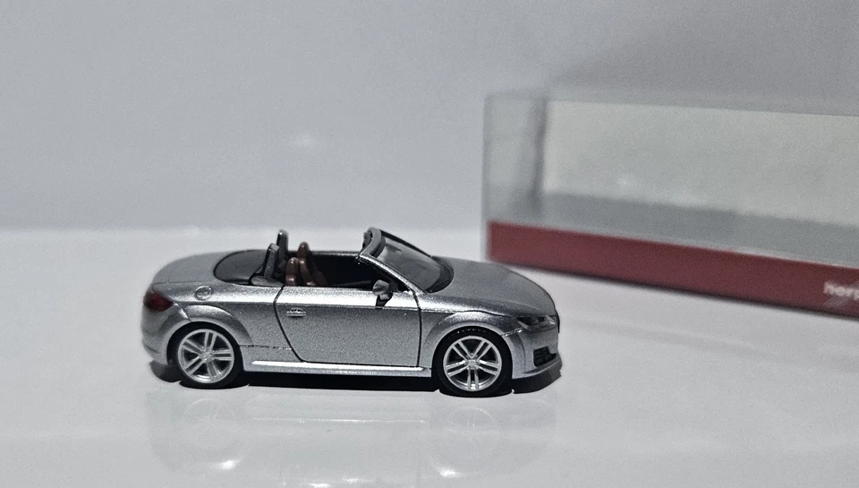Herpa H0 1:87 PKW AUDI TT 8S/FV CABRIOLET ROADSTER SILBER METALLIC OVP - Bild 2 von 4