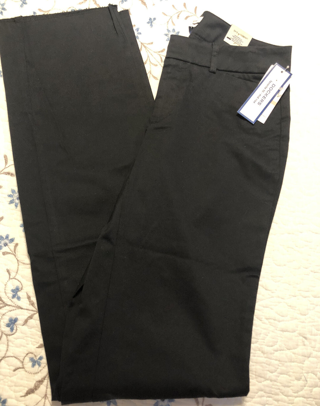 NWT Docker Ladies Original Fit Mid Rise Black Khaki Pants Sz 2 Unhemmed