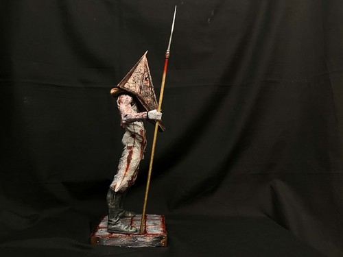 Silent Hill Red Pyramid Head Art Statue 45 cm 1:6 サイレントヒル2 レッドピラミッドシング完成品 - Picture 5 of 13