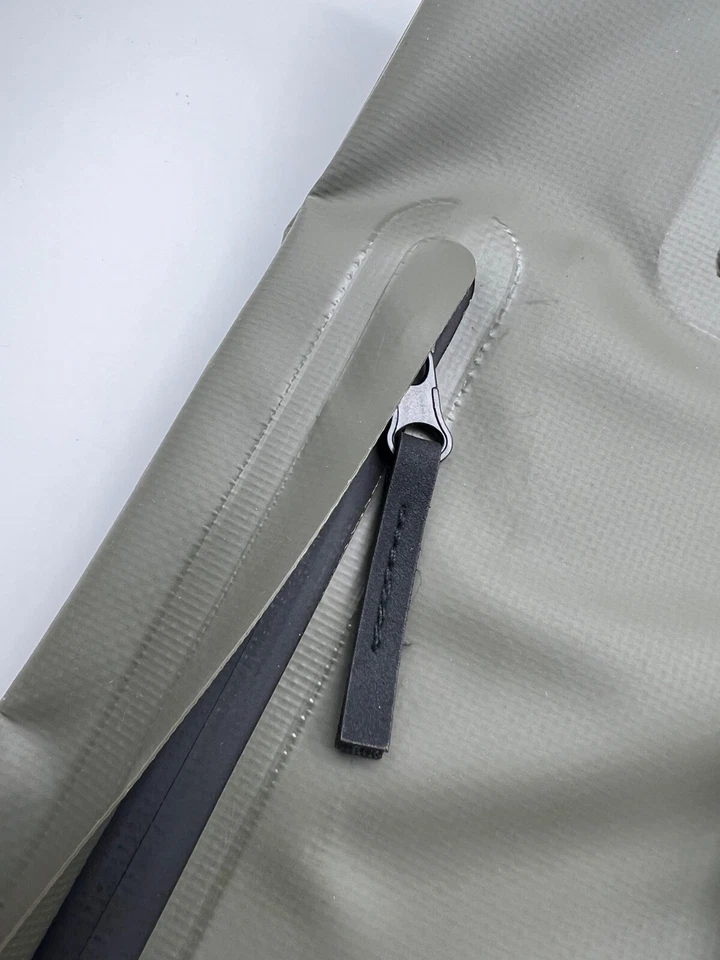 Ucon Acrobatics Karlo Backpack Seal, olive, unbenutzt - Bild 3 von 4