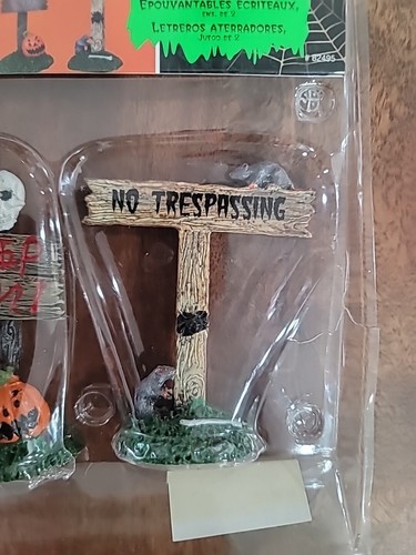 LEMAX Spooky Town Collection Scary Signs set of 2 # 82495 Retired 2008 - Picture 3 of 6