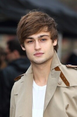 Douglas Booth Unsigned 6'' x 4'' Photo - Handsome English actor *2