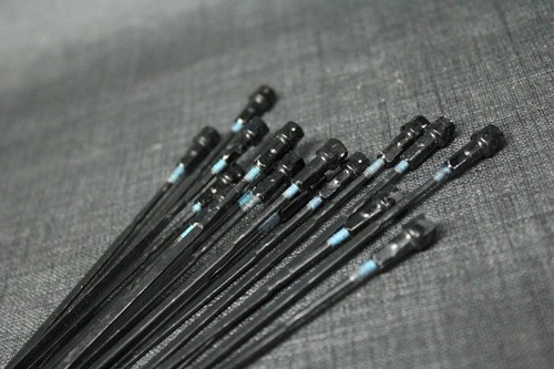2 -SHIMANO Dura-Ace -277mm bladed spokes w/ Nipples. 277 mm from END to END. - Picture 7 of 9
