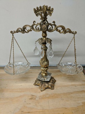 Vintage Sc 5548 Cast Brass Crystal Decorative Balance Scales Of