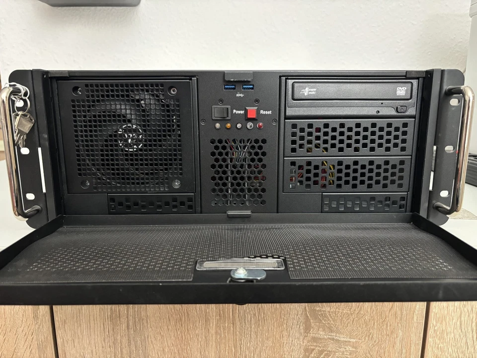 Aquado Server 4HE Supermicro X11SCL-F Xeon E-2124 64 GB RAM MS Server 2019 Std - Bild 2 von 4