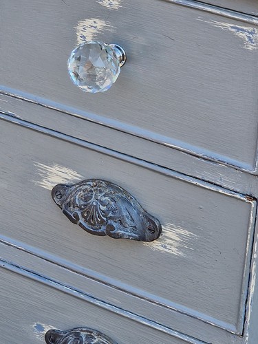 Vintage Grey Hand Painted Distressed Chest of drawers Bedside 5 Drawers - Picture 3 of 9