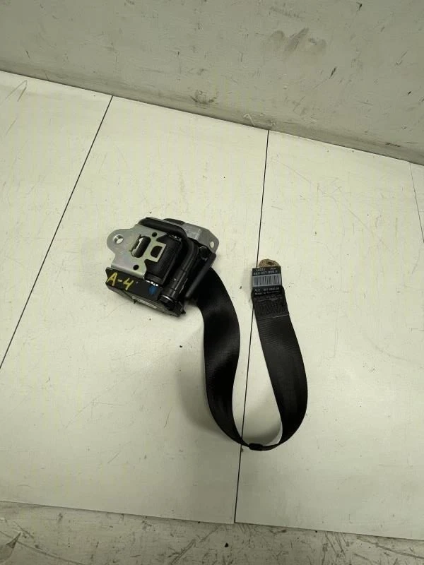 Cinto de segurança traseiro esquerdo Audi A4 Sedan 2007 fabricante de equipamento original+ - Imagem 2 de 4