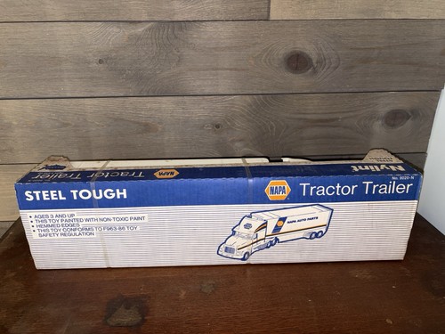 VINTAGE NYLINT STEEL & PLASTIC NAPA AUTO PARTS SEMI TRACTOR TRAILER #9020-N BOX - Picture 4 of 4