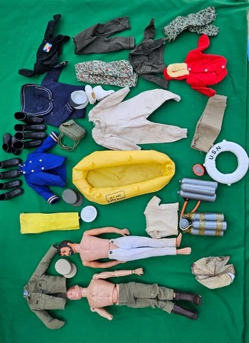 Vintage GI Joe Weapons Accessories Figures Clothing 100pcs+ Lot original 1970-80
