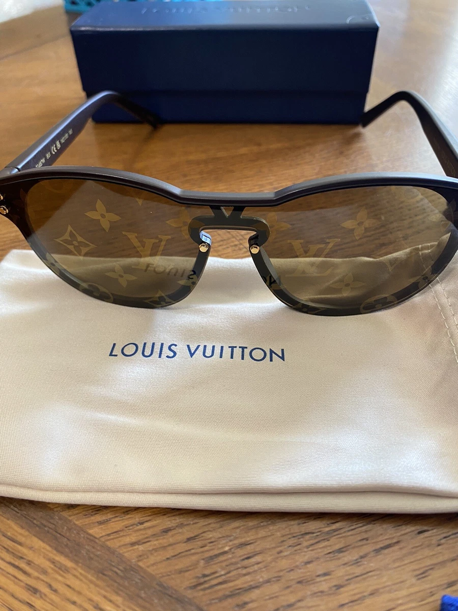 Louis Vuitton LV Waimea Round Sunglasses