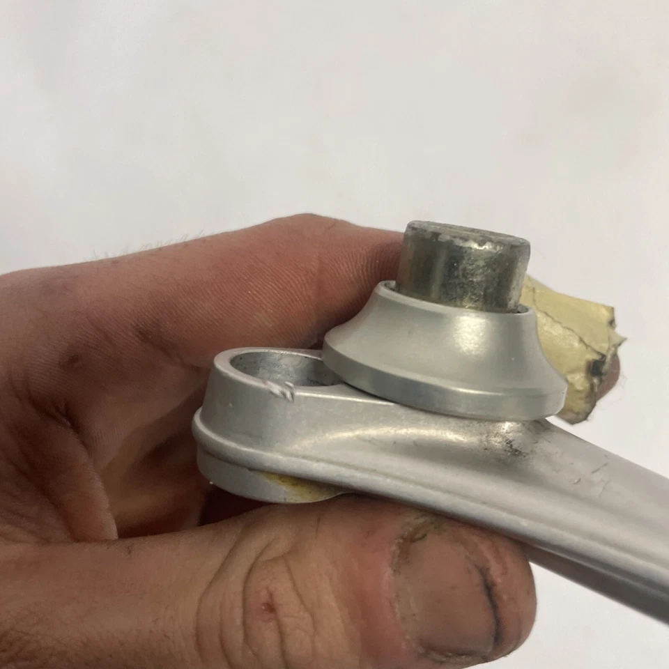 Soporte de amortiguador trasero Ducati Panigale 1199 2012-2015 #204543 OEM Foto 4 de 4