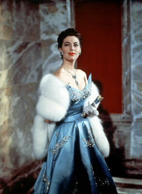 AVA GARDNER PHOTO - THE BAREFOOT COUNTESS V001 28