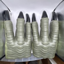 Jurassic World JW Velociraptor Raptor Green Claws Hands Costume Monster Gloves