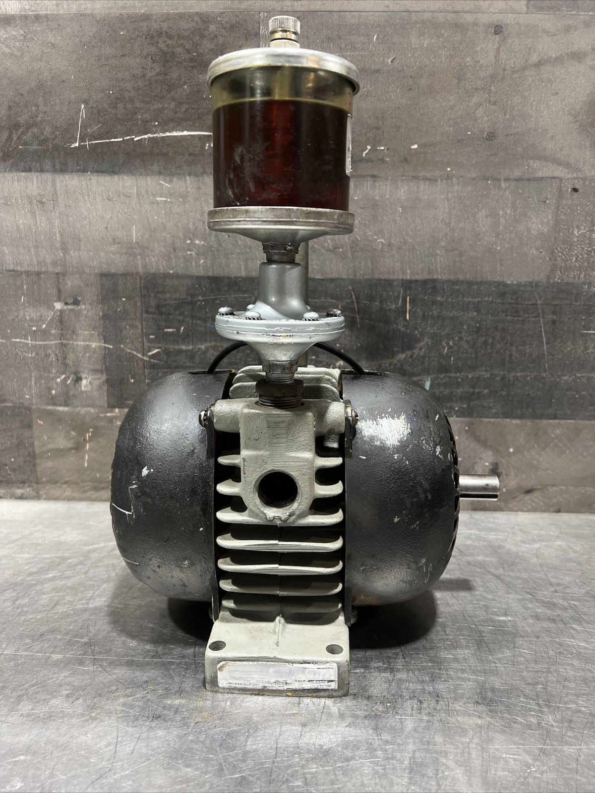 Gast 2565V2A Vacuum Pump Used Surplus. Item ID 1 eBay