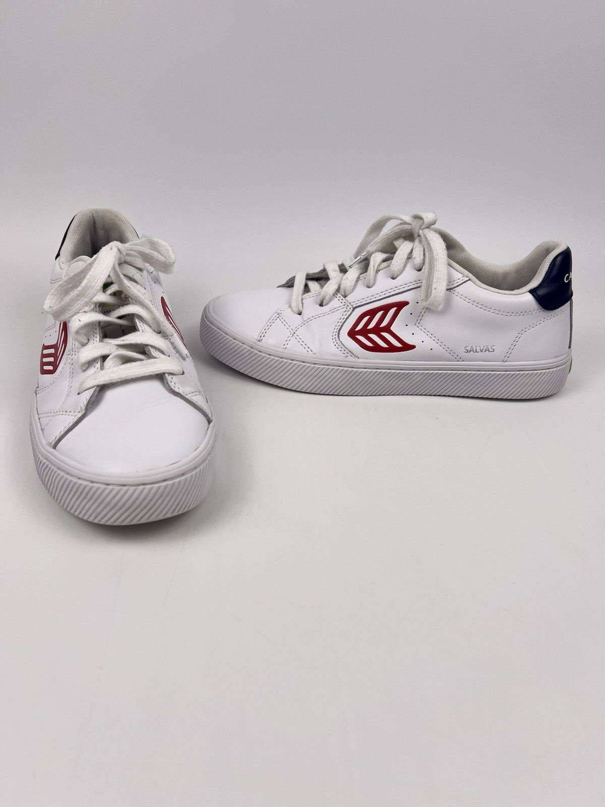 Cariuma Salvas Leather Sneakers Womens 9 White Low Top Lace Up Casual