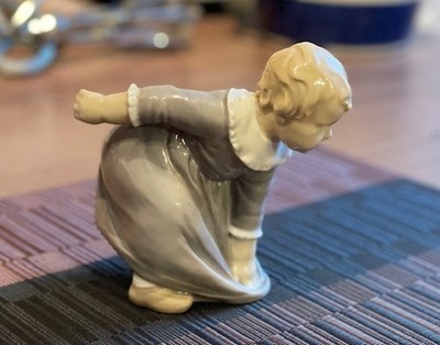 B & G Bing & Grondahl Denmark ''Little Girl Playing in Dress'' Porc Figurine #1995